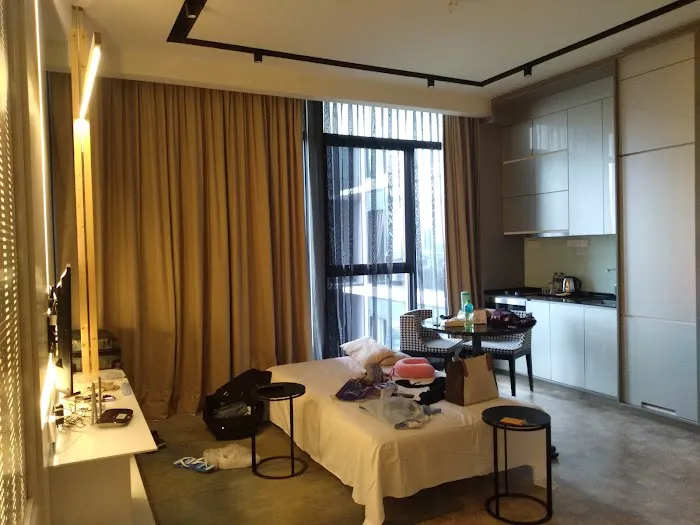 Expressionz Professional Suites By Trivaa Picture 8