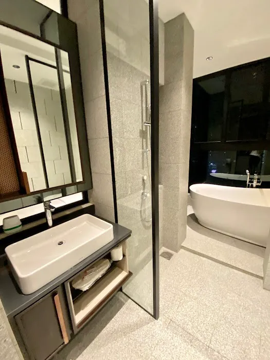 EXPRESSIONZ PROFESSIONAL SUITES BY LY Picture 4