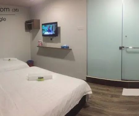 Your Hotel - Kayangan Apartments