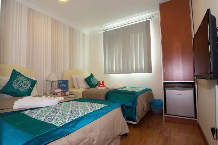 OYO 104 Golden Suit Hotel Picture 2