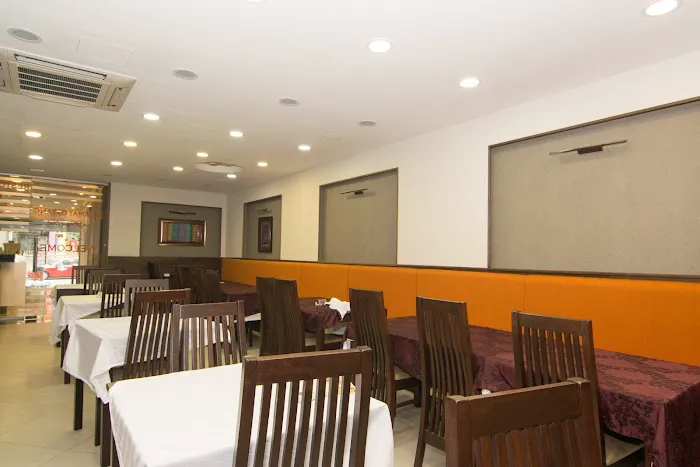 OYO 104 Golden Suit Hotel Picture 4