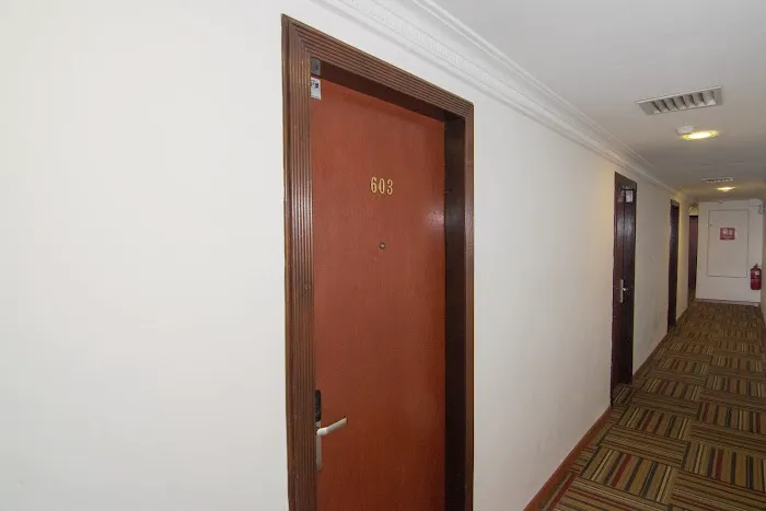 OYO 104 Golden Suit Hotel Picture 5