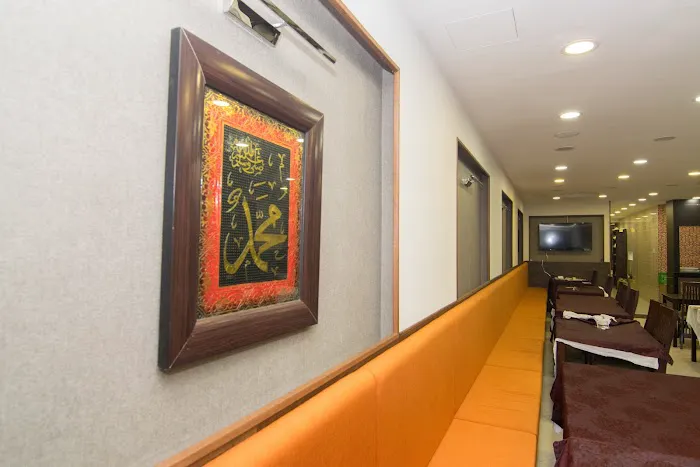 OYO 104 Golden Suit Hotel Picture 7
