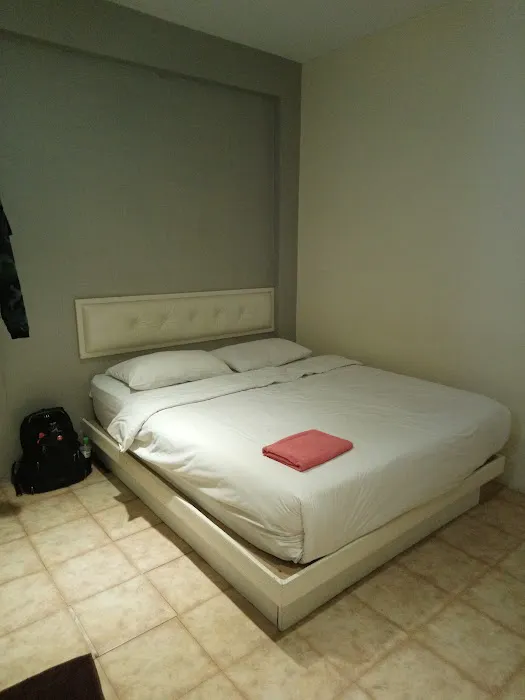 Hotel 77 Picture 9