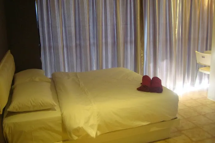 Hotel 77 Picture 10