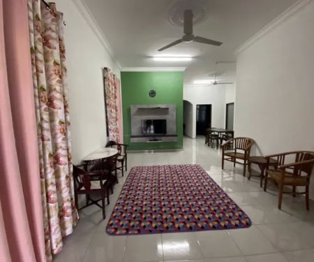 Homestay Puan Hanim (KU 3)