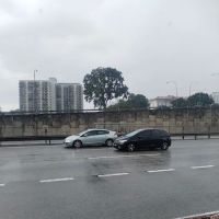 Batu tiga bus stop ico