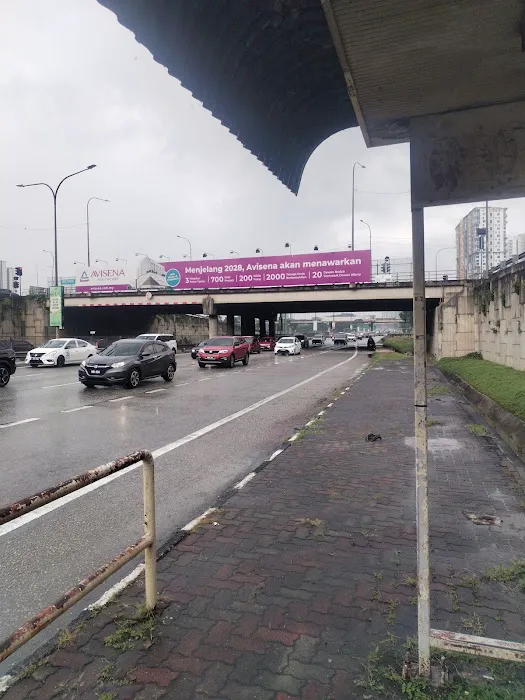 Batu tiga bus stop Picture 4