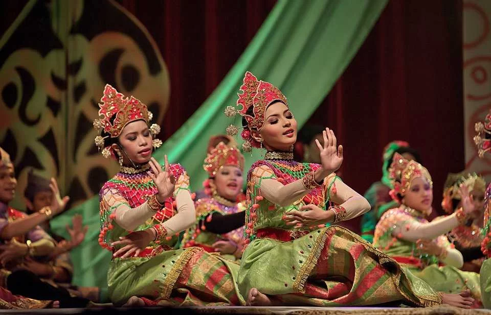 Experience Authentic Cultural Dance Performances in Melaka’s Heritage Scene