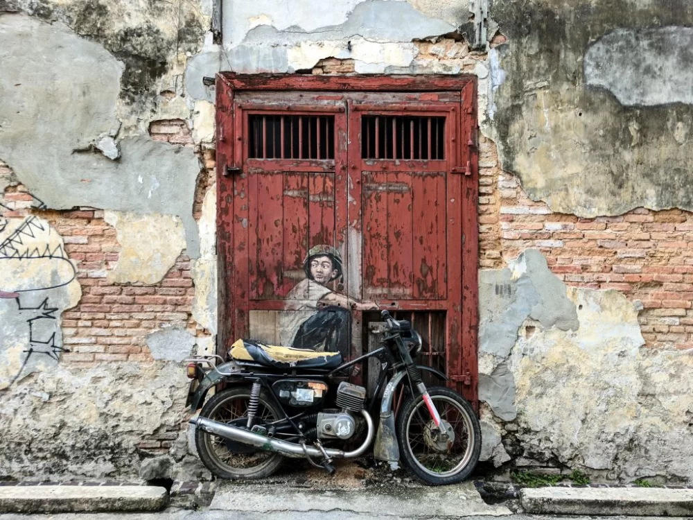 Explore George Town with This Detailed City Guide for Street Art