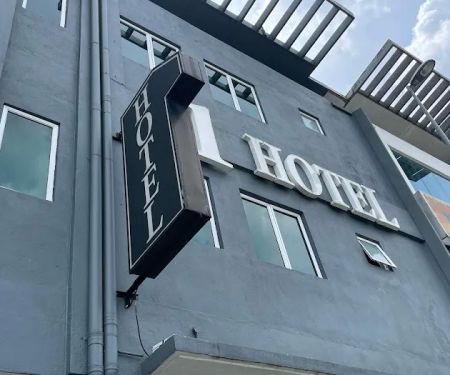1 Hotel Mahkota Cheras