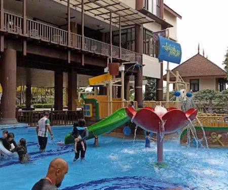 DoubleTree by Hilton Putrajaya Lakeside