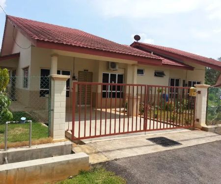 E-Man Homestay Felda Chini