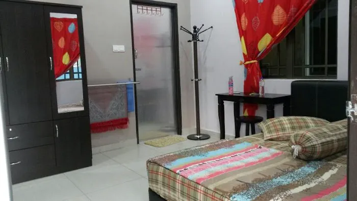 D' Desa Mira Homestay Picture 3