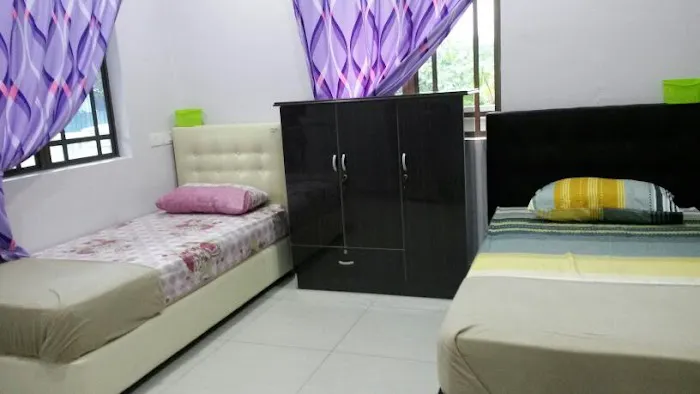 D' Desa Mira Homestay Picture 2