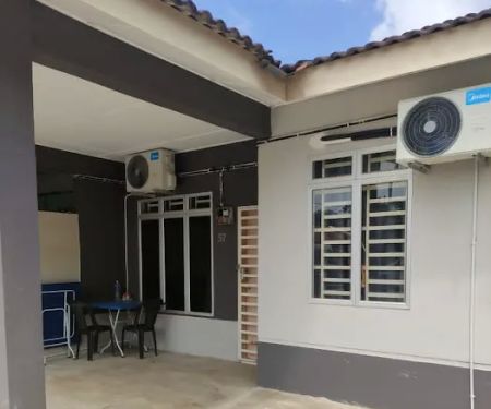 HOMESTAY CASA WARISSA JENGKA 19 ( MUSLIM ONLY )