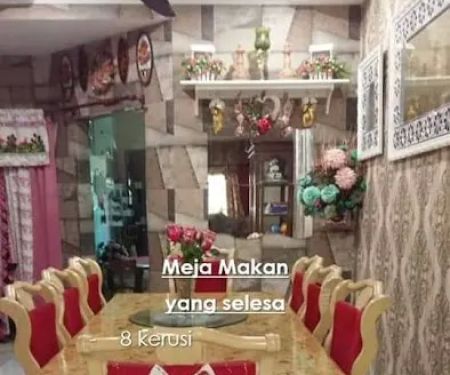 NUR HOMESTAY BDR PUNCAK ALAM