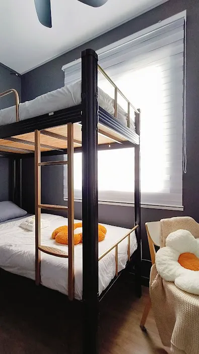 Lux'Ry Roomz Rental | Luxury & Cozy Condo Rooms for Students, Business Travelers & Expats – No Deposit Required Picture 3