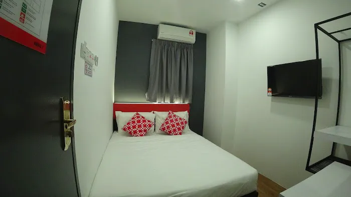 The Red Hotel Picture 8