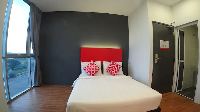 The Red Hotel Picture 10