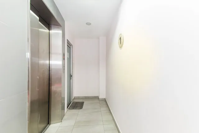Super OYO 340 Comfort Hotel Picture 8