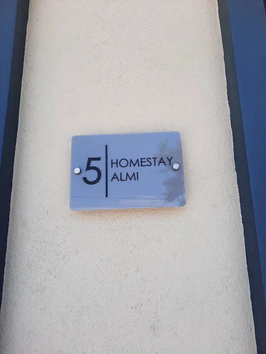 HOMESTAY ALMI JENJAROM Picture 7