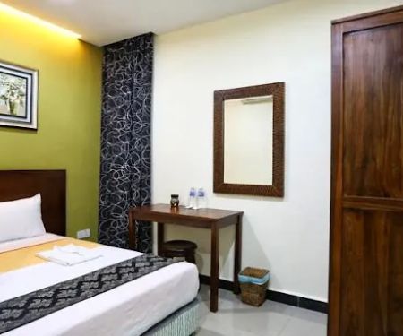 OYO 101 V'la Heritage Hotel