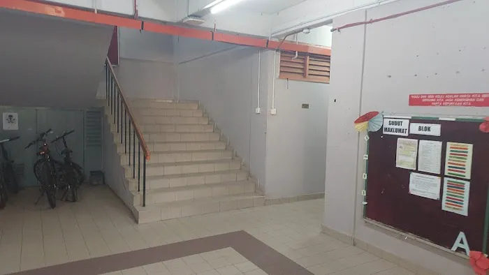 Blok Delima, Kolej Canselor Picture 1