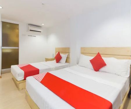 Super OYO 530 Dd Hotel
