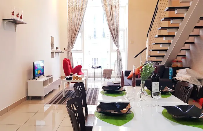The Golden Loft-HomeStay, Scott Garden @ 5mins to Midvalley Picture 5
