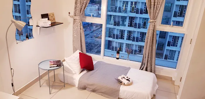 The Golden Loft-HomeStay, Scott Garden @ 5mins to Midvalley Picture 4