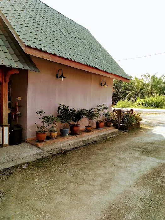 HOMESTAY AINSTRISYA Picture 2