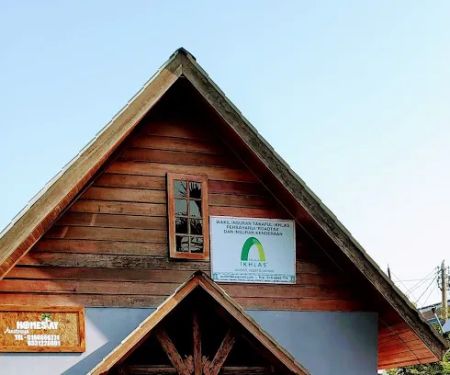 HOMESTAY AINSTRISYA