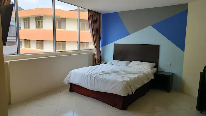 OYO 90845 Your Hotel Meru Picture 1