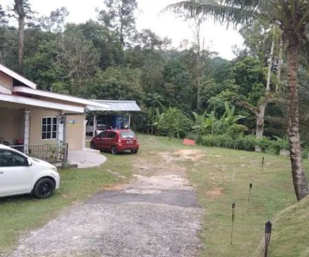 Aziz & Ropiah cottage