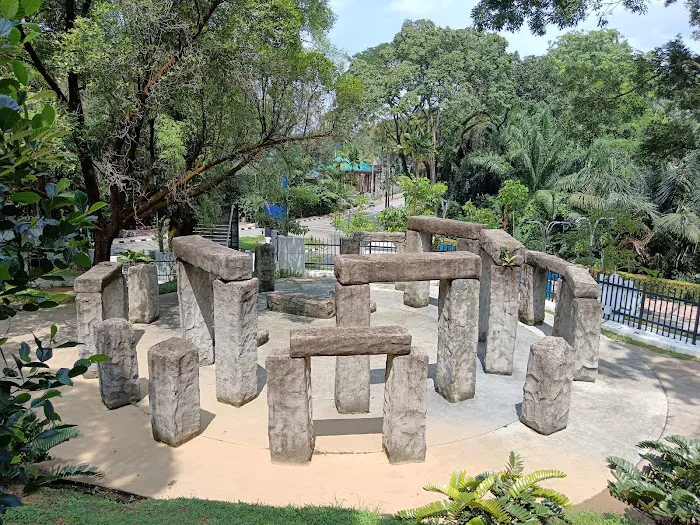 Mini Stonehenge Picture 2