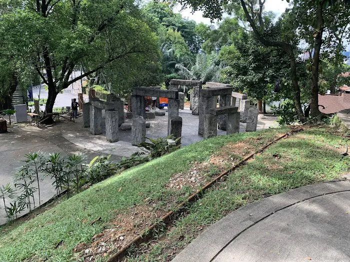 Mini Stonehenge Picture 10