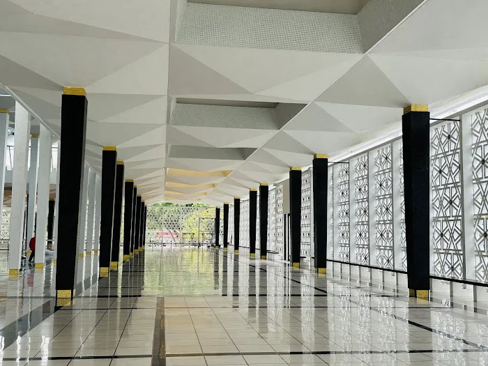 National Mosque Picture 6
