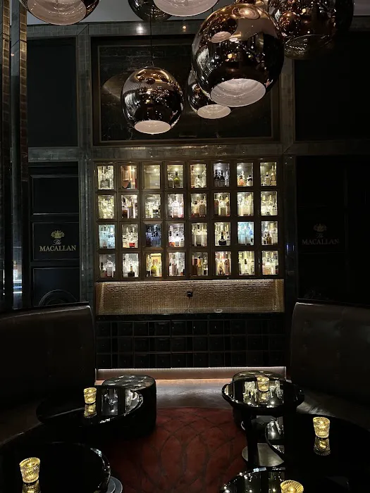Astor Bar Picture 2