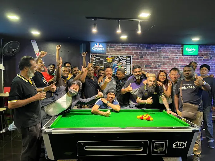 CRICKET 77 BAR & KITCHEN Picture 6