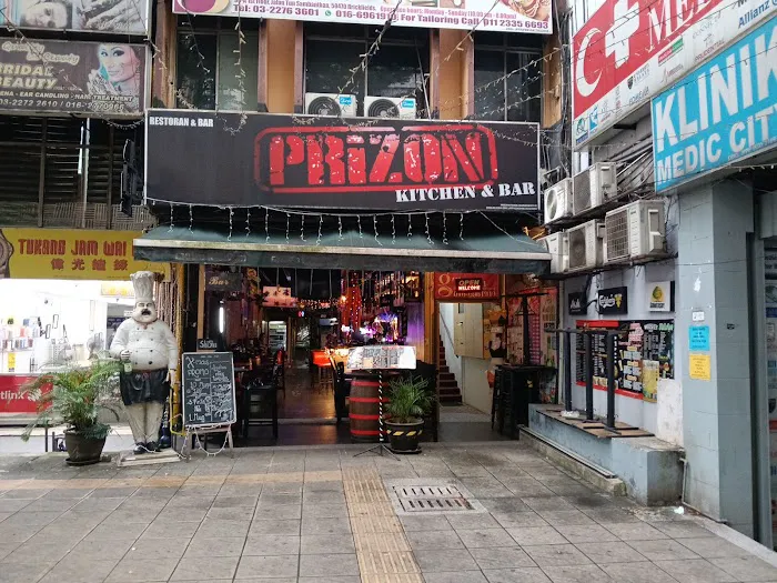 Prizon Kitchen and Bar Picture 3