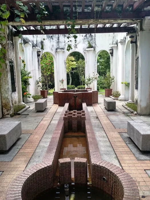 Hibiscus Garden Picture 6