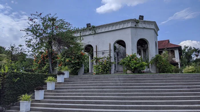 Hibiscus Garden Picture 4
