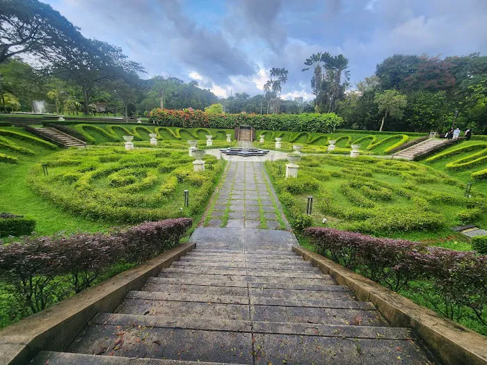 Sunken Garden Picture 3