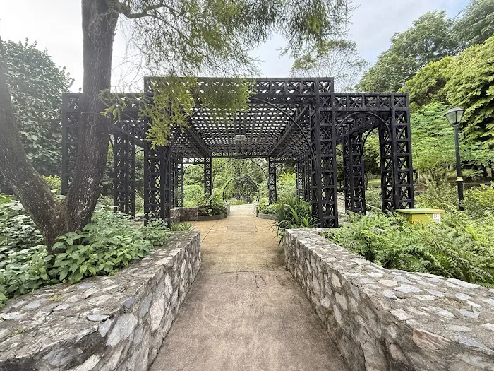 Sunken Garden Picture 7