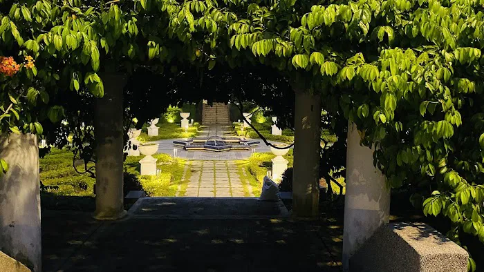 Sunken Garden Picture 8