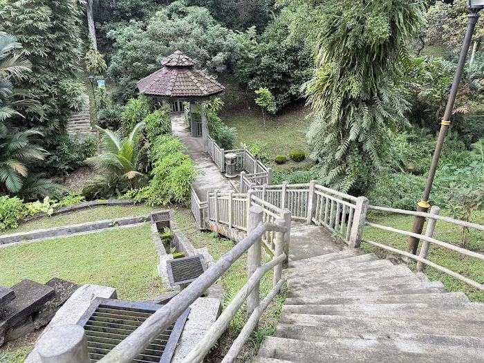 Sunken Garden Picture 6