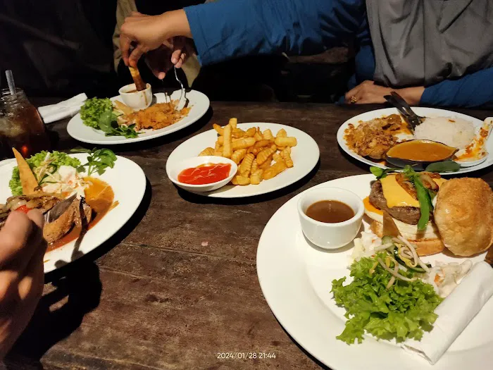 Kayu Kayan Cafe Picture 10