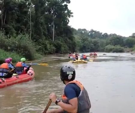 Whitewater Rafting Jeram besu