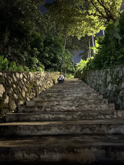 Tong Shin staircase Picture 1